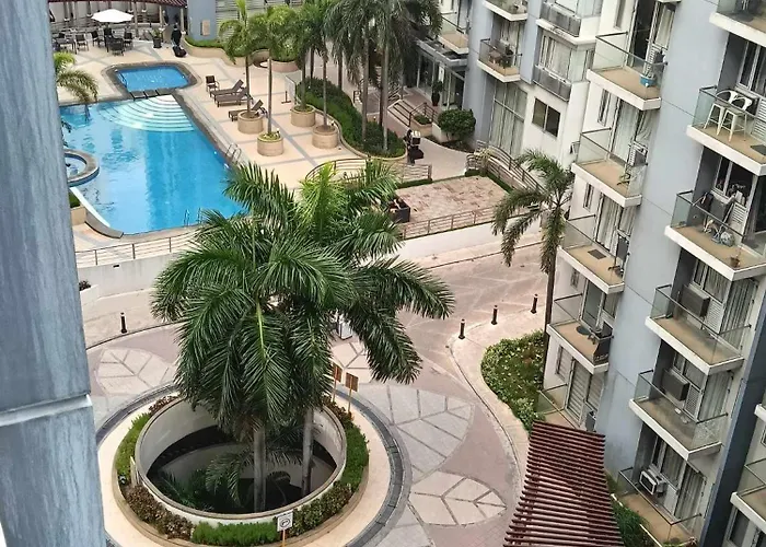 Palm Tree 1 * Manille